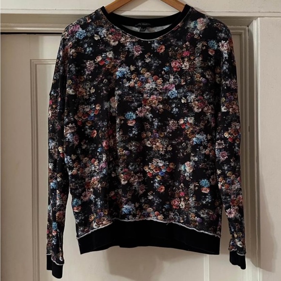 Cotton Blend Knit Long Sleeve Top With Gorgeous Floral Print - Picture 1 of 9